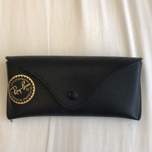 Clubmaster ray bans!